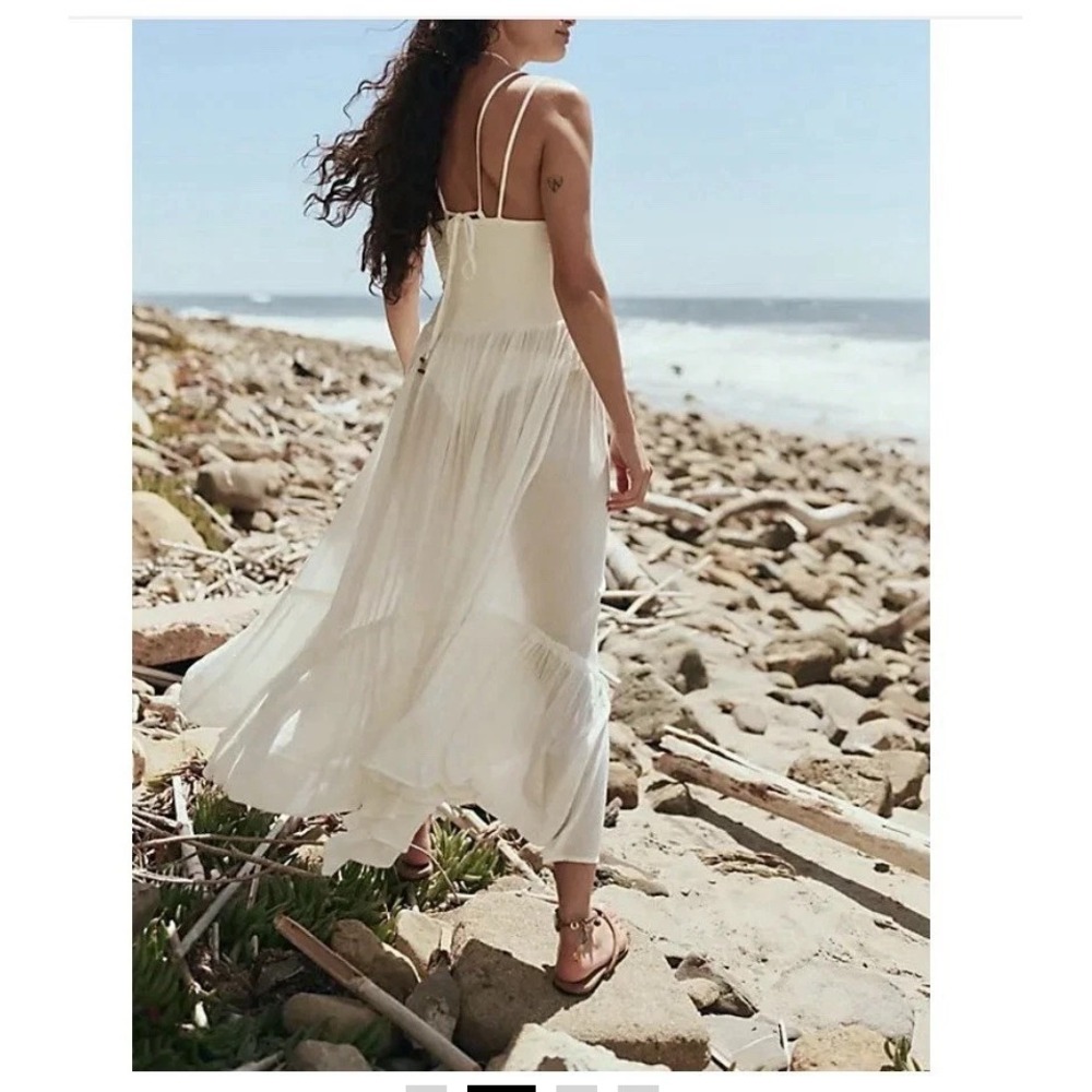 Free People Fun In The Sun Maxi Dress Size Medium White Smocked Tiered - Picture 4 of 7